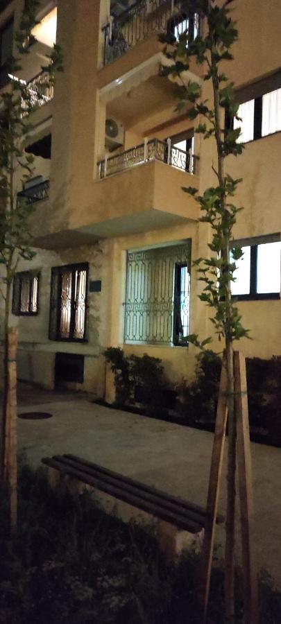 Apartman Tanya Apartment พอดโกริกา ภายนอก รูปภาพ