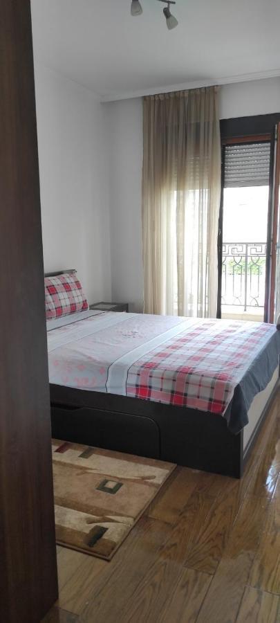 Apartman Tanya Apartment พอดโกริกา ภายนอก รูปภาพ